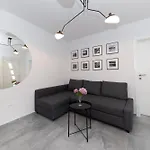 Find Your Haven In Morena Celeste Seaside Puntamika Apartments! Apartman Zára