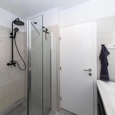 Find Your Haven In Morena Celeste Seaside Puntamika Apartments! 扎达尔