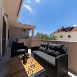 Find Your Haven In Morena Celeste Seaside Puntamika Apartments! Διαμέρισμα