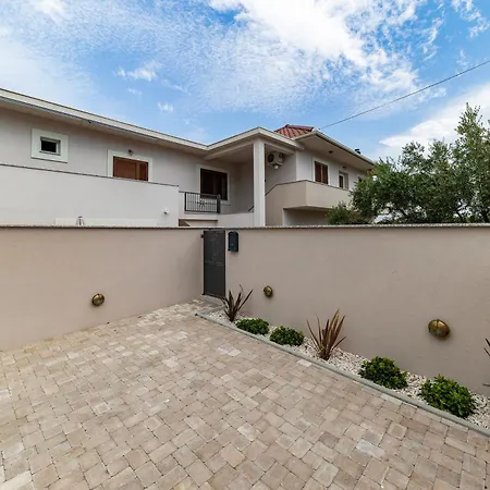 Find Your Haven In Morena Celeste Seaside Puntamika Apartments! * Zadar