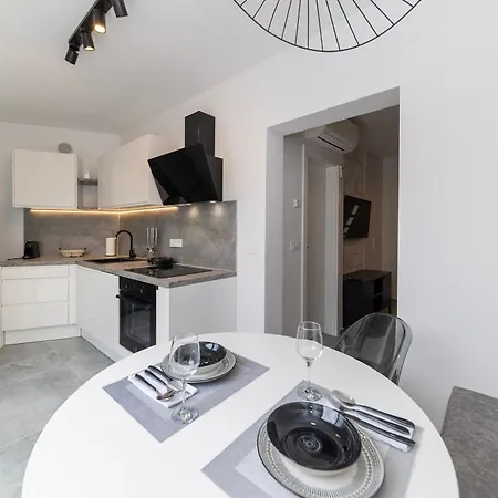 Find Your Haven In Morena Celeste Seaside Puntamika Apartments! Apartamento Zadar