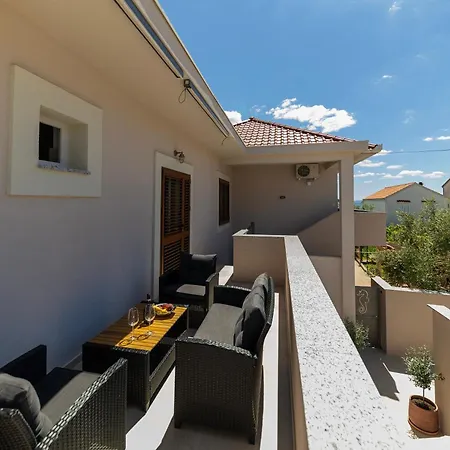Find Your Haven In Morena Celeste Seaside Puntamika Apartments! * Задар