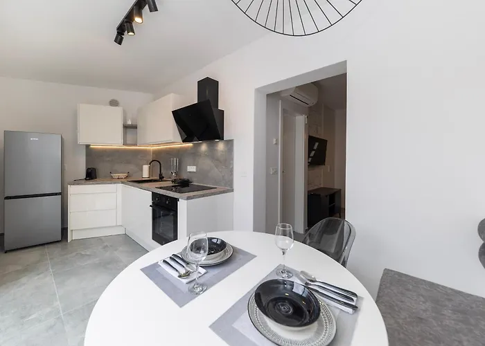 Find Your Haven In Morena Celeste Seaside Puntamika Apartments! Apartamento Zadar