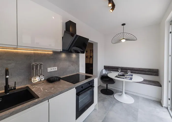 Find Your Haven In Morena Celeste Seaside Puntamika Apartments! Apartamento